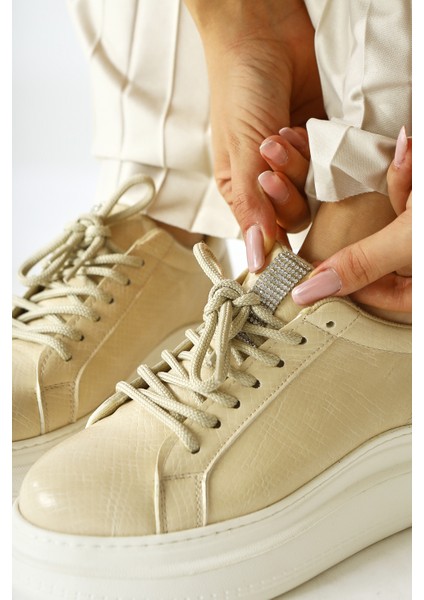 Shake Bej Taş Detaylı Sneakers (Parlak Bağcık Hediyeli)