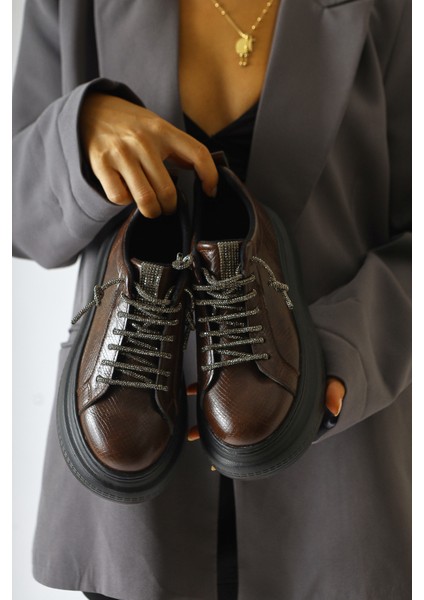 Shake Kahve Taş Detaylı Sneakers (Parlak Bağcık Hediyeli)