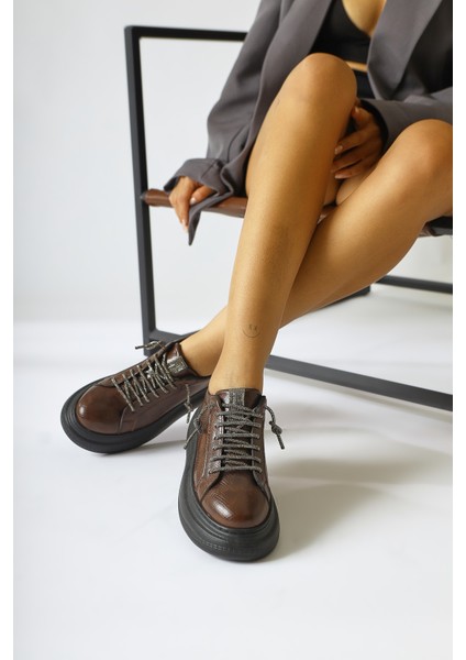 Shake Kahve Taş Detaylı Sneakers (Parlak Bağcık Hediyeli)