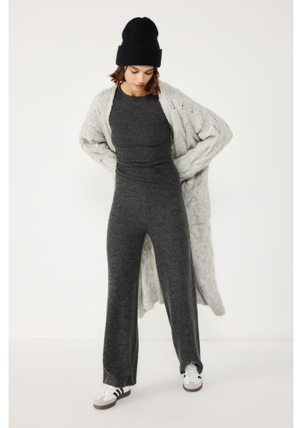 Yumoş Kumaş Geniş Paça Pantolon