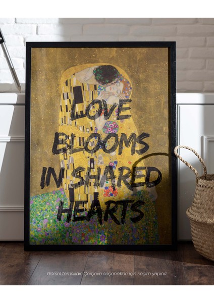 Love Blooms - The Kiss Gustav Klimt Çağdaş Sanat Yorumu Çerçeveli-Çerçevesiz Poster fırsatları