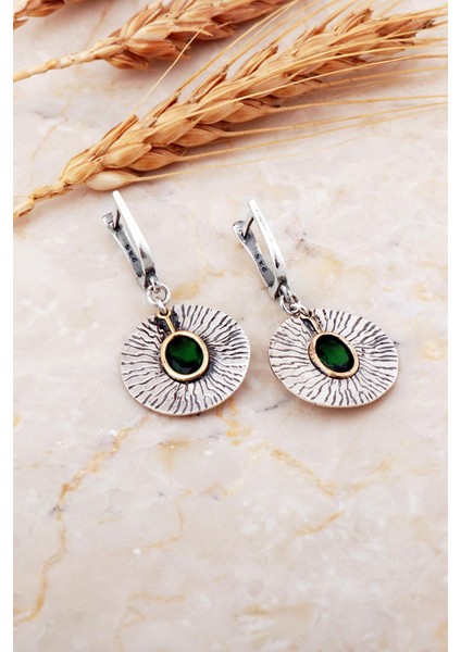 Kök Zümrüt Taşlı Çekiç Dövme Elişi Gümüş Küpe 7225