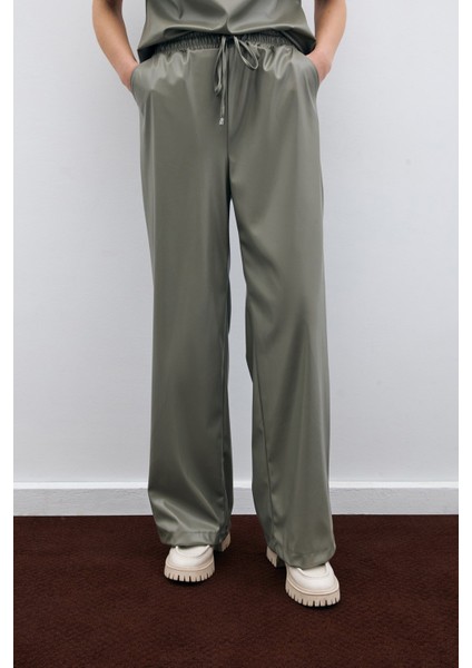 Salaş Deri Pantolon - Çağla Yeşili modelleri