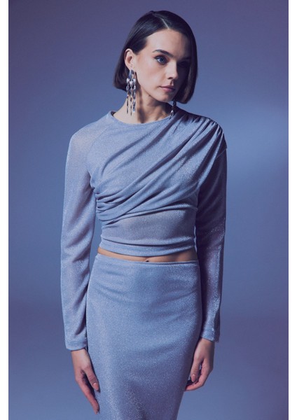 Büzgü Detaylı Simli Bluz - Gümüş