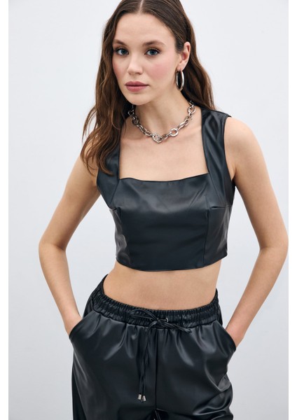 Kare Yaka Deri Crop - Siyah