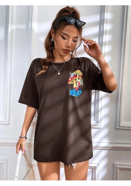 Mantar Kınd Baskılı Kadın Oversize Kahverengi T-Shirt fiyatları