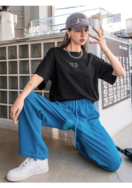 Minik 2 Penguen Baskılı Oversize T-Shirt Salaş Boyfirend modelleri