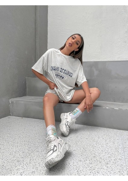 Kadın Gri Oversize Palm Springs Baskılı T-Shirt modelleri