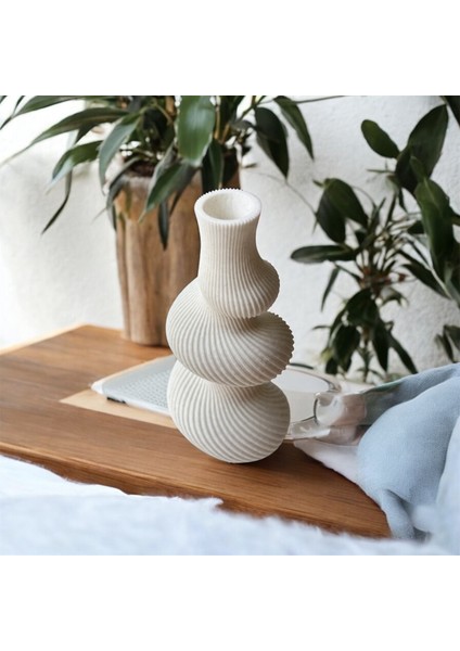 Bohem Iskandinav Tarzı Spiral Vazo – Doğallık ve Şıklığın Buluşması Minimalist Tasarım