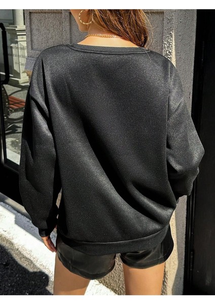 Kalp Detaylı Baskılı Kadın Oversize Siyah Sweatshirt modelleri