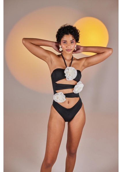 Çıkarılabilir Çiçek Detaylı Cutout Kesim Premium Swagger Mayo Siyah