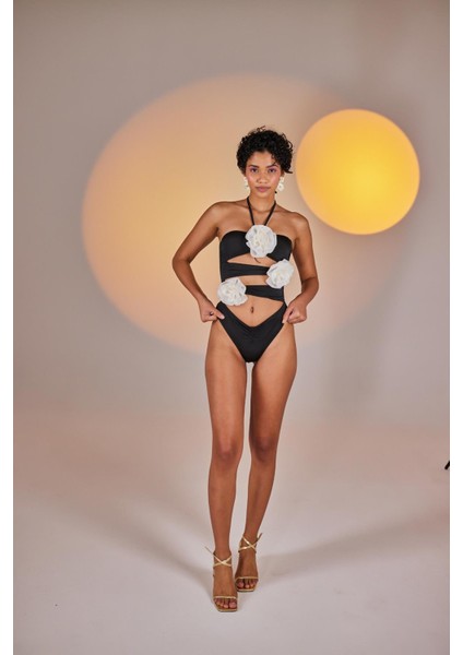 Çıkarılabilir Çiçek Detaylı Cutout Kesim Premium Swagger Mayo Siyah fırsatları