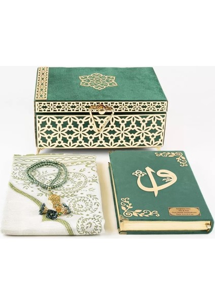 Desenli Kutu Çeyizlik, Seccade + Tesbih + Kuran Hediye Seti (Çanta Boy, Kadife, Yeşil, Elif-Vav) fiyatları