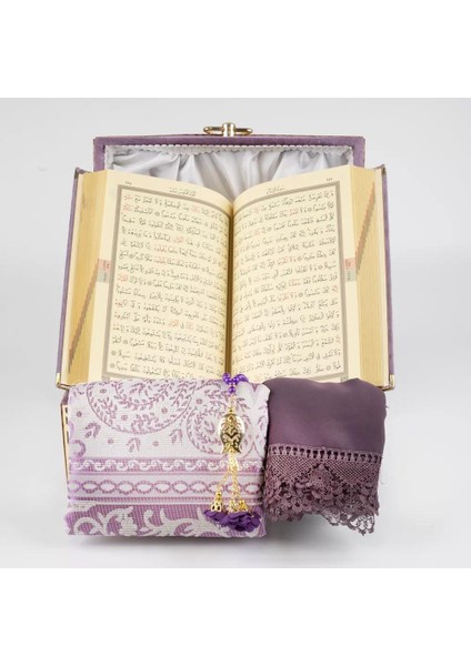 Desenli Kutu Çeyizlik, Şal + Seccade + Tesbih + Kuran Hediye Seti (Orta B. Kadife, Lila, Elif-Vav) modelleri
