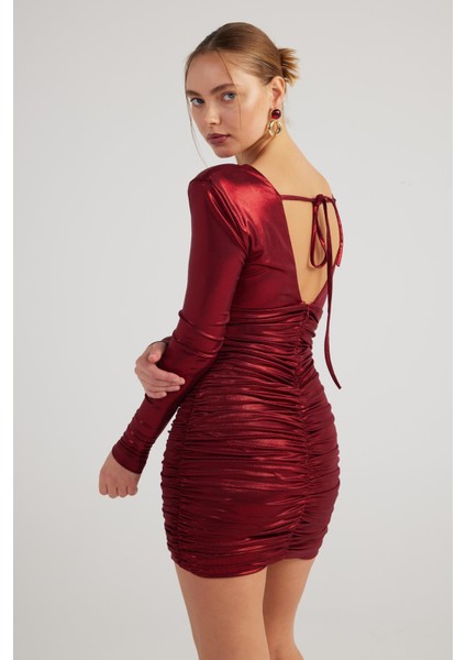 Parlak Kumaşlı Drapeli Mini Karly Elbise Bordo