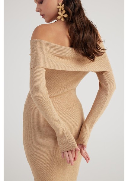 Madonna Yaka Özel Dokulu Tilda Triko Elbise Bej fırsatları