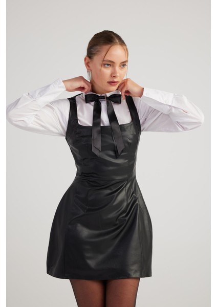 Kare Yaka Vegan Deri Larissa Elbise Siyah modelleri