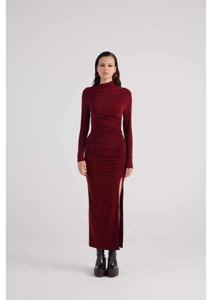 Drapeli Yırtmaçlı Uzun Yasmiin Elbise Bordo