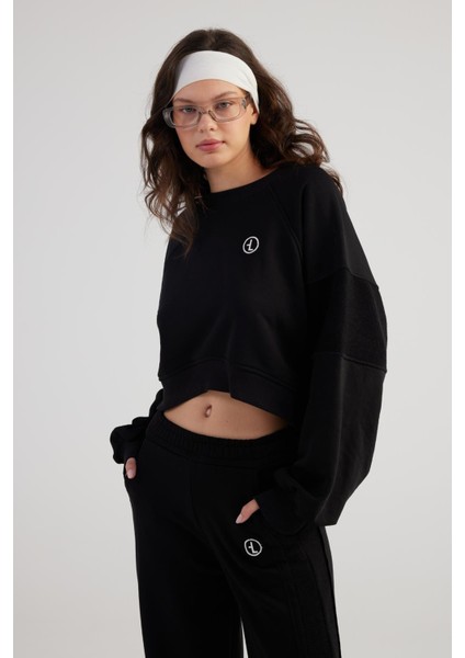 Bisiklet Yaka Şardonsuz Crop Cali Sweatshirt Siyah modelleri