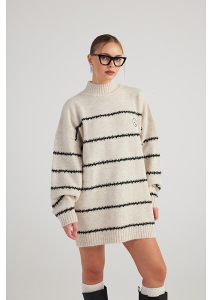 Çizgili Oversize Paloma Kazak Ekru fırsatları