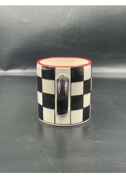 El Yapımı Damalı Seramik Espresso Fincan Seti – 4’lü | Siyah & Beyaz | 170 ml | Kırmızı Rimli modelleri