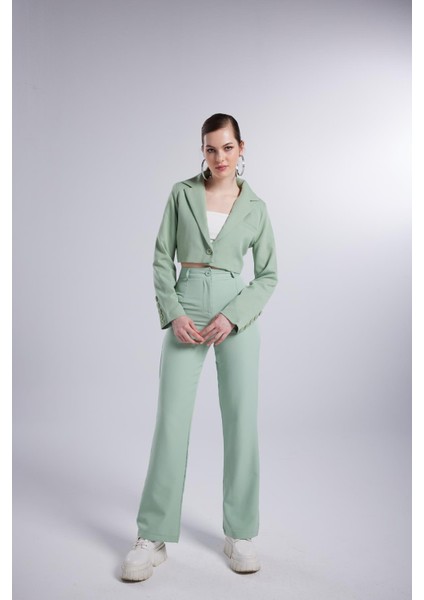 Vatkalı Atlas Kumaş Crop Model Panky Ceket Yeşil fırsatları