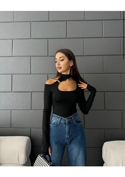 Kare Yaka Omuzu Halka Detaylı Dalgıç Bluz