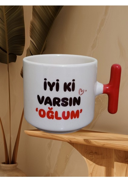 "iyiki Varsın Oğlum" Çift Taraf Yazılı Kupa Kahve Bardağı (Kırmızı T)
