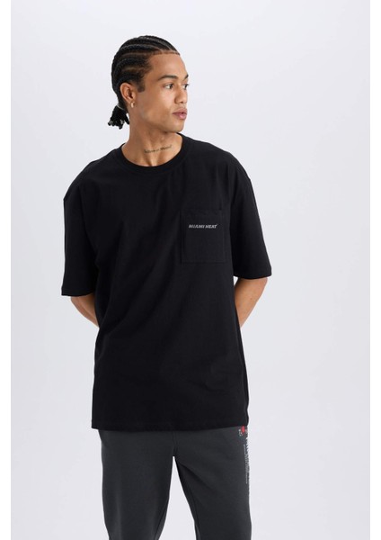 Defactofit Nba Miami Heat Oversize Geniş Kalıp Bisiklet Yaka Sporcu Kısa Kollu TIŞÖRT E0067AX25SP