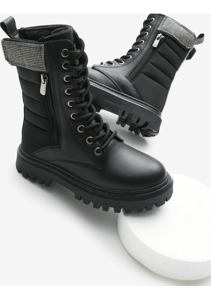 Kız Çocuk Siyah Cilt Termo Taban Taş Detaylı Fermuarlı ve Bağcıklı Cırtlı Bot