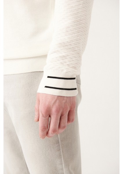 Erkek Beyaz Bisiklet Yaka Kolu Örgü Detaylı Kazak A31Y5108 modelleri