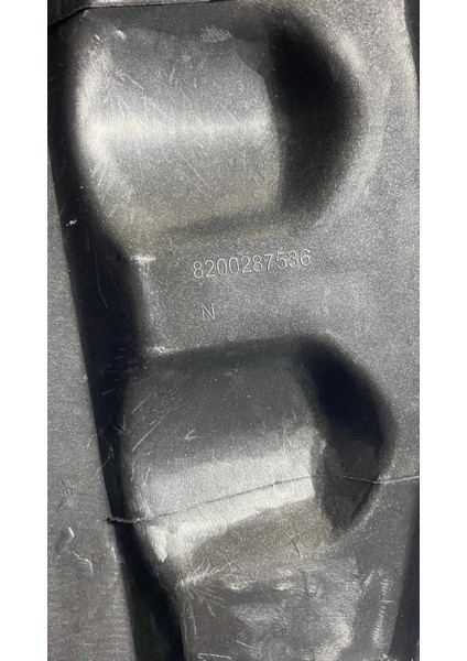 Renault Megane 2 1.6 Motor Üst Kapağı Siyah 8200287536