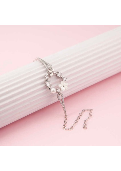 Gümüş Manolya Çiçeği Kelebek Kadın Bileklik