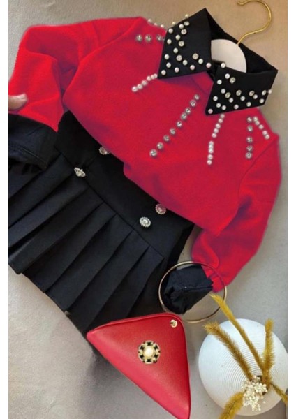 Kız Çocuk Üzeri Taş ve Boncuk Işlemeli Kırmızı Kazak Gömlek Kombin Gümüş Düğme Pileli Etekli Takım