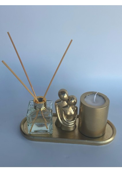 Altın Rengi Dekoratif Sarılan Çift, Mum, Çubuklu Oda Kokusu, Sunumluk Tepsi Seti modelleri