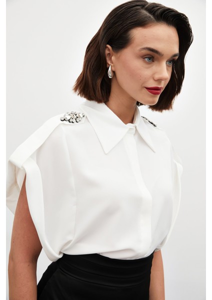 Omuz Aksesuarlı Kısa Kol Gömlek - Ekru fırsatları