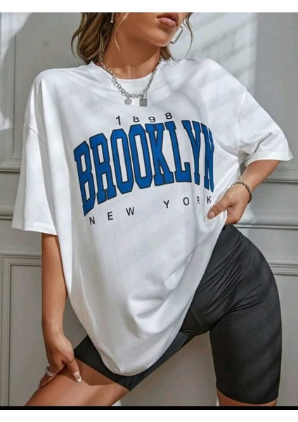 Kadın Brooklyn Baskılı Oversize Salaş Beyaz T-Shirt Ünisex Boyfirend
