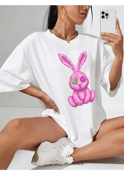 Beyaz Oversize T-Shirt Pembe Tavşan Baskılı indirimleri