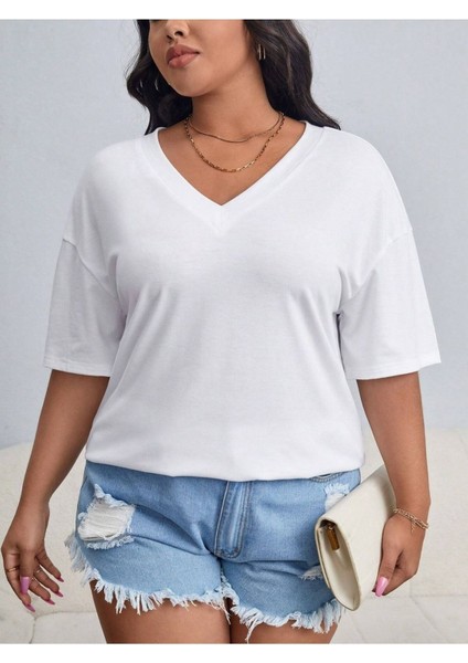 V Yaka Baskılı & Düz Beyaz Oversize T-Shirt Salaş Boyfirend modelleri
