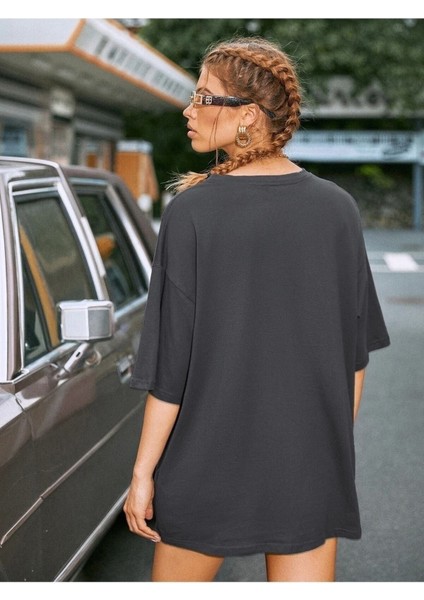 Kelebek Baskılı Füme Oversize T-Shirt Salaş Boyfirend modelleri