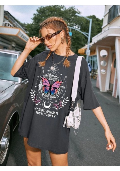 Kelebek Baskılı Füme Oversize T-Shirt Salaş Boyfirend fırsatları