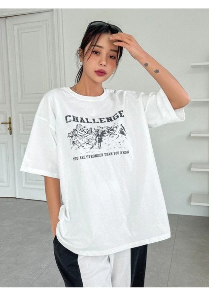 Beyaz Oversize T-Shirt Challenge Baskılı indirimleri