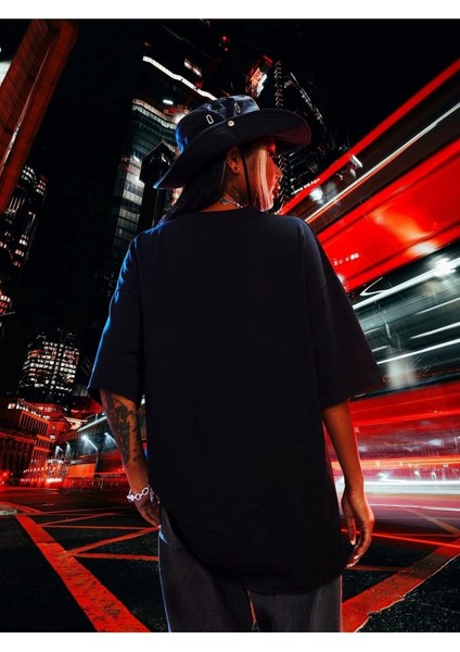 Unisex Siyah Oversize T-Shirt Renkli Yüz Baskılı fiyatları