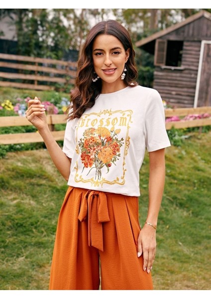 Beyaz Kadın Oversize T-Shirt Çiçek Baskılı fiyatları