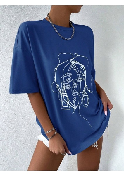 Çizgi Yüz Baskılı Kadın Oversize T-Shirt Salaş Boyfirend modelleri