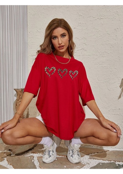 Three Hearts Baskılı Kadın Oversize Kırmızı Salaş T-Shirt Boyfriend modelleri