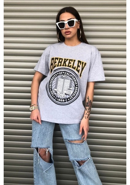 Oversize Unisex Berkeley Baskılı T-Shirt indirimleri