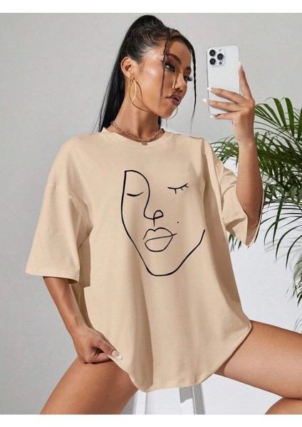 Face Baskılı Kadın Oversize Salaş T-Shirt Boyfriend modelleri