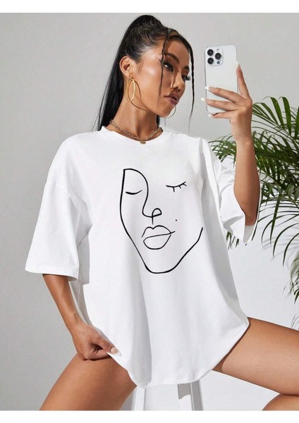 Face Baskılı Kadın Oversize Salaş T-Shirt Boyfriend modelleri