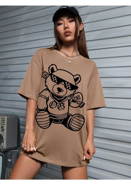 Bear With Glasses Baskılı Kadın Oversize Kahverengi T-Shirt